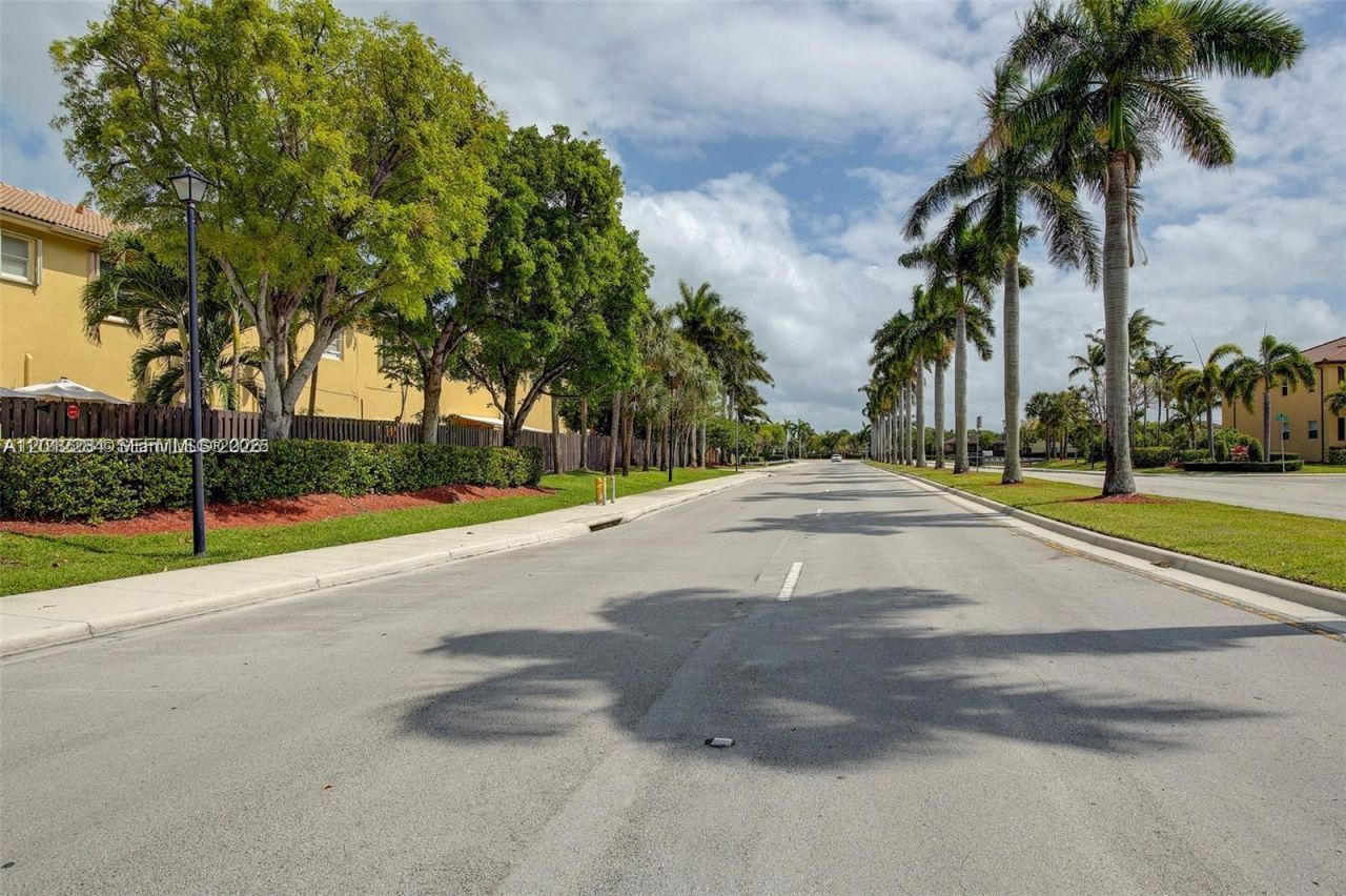 9363 SW 227 , Unit 4, Miami, FL 33190 Photo