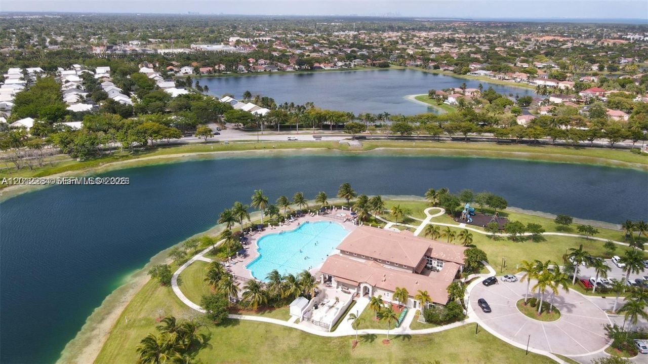 9363 SW 227 , Unit 4, Miami, FL 33190 Photo