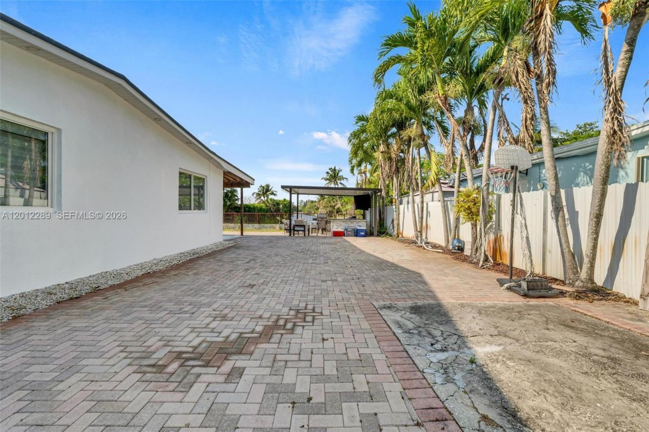 11500 SW 57th Ter, Miami, FL 33173 Photo