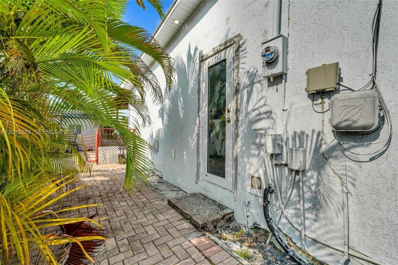 11500 SW 57th Ter, Miami, FL 33173 Photo