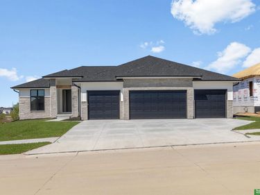 5614 N 199th Street , Elkhorn, NE 68022