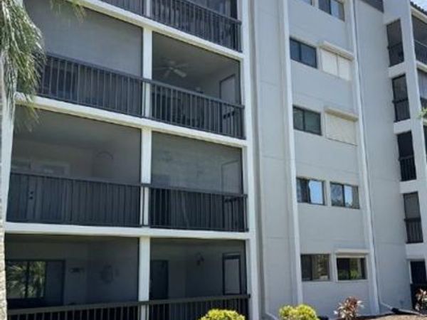 2121 Collier AVE , Unit 215, FORT MYERS, FL 33901