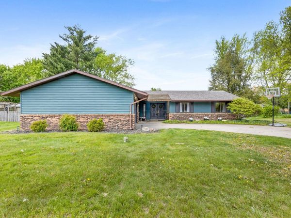 15363 Montecito Drive, Granger, IN 46530