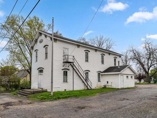 6101 Lyons St, Lyons, WI 53148