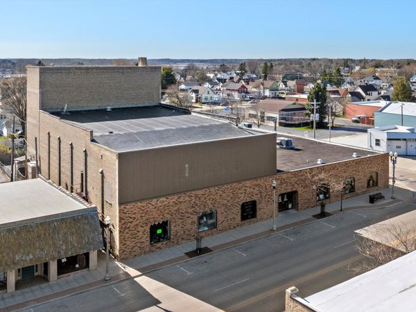 1816 Washington St, Two Rivers, WI 54241
