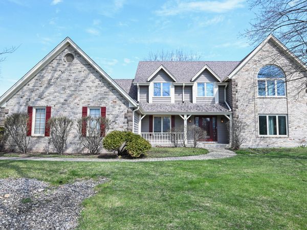 15800 Brook Ln, Brookfield, WI 53005