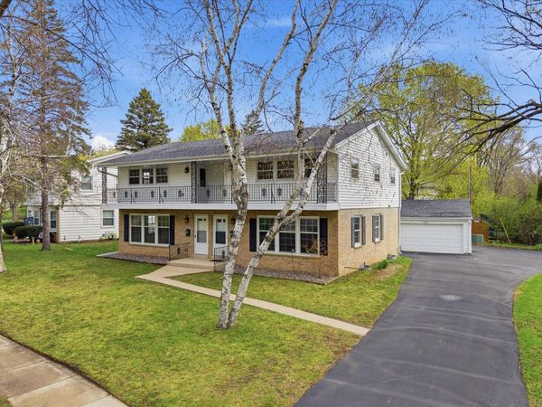 W56N710 Hawthorne Ave, Cedarburg, WI 53012