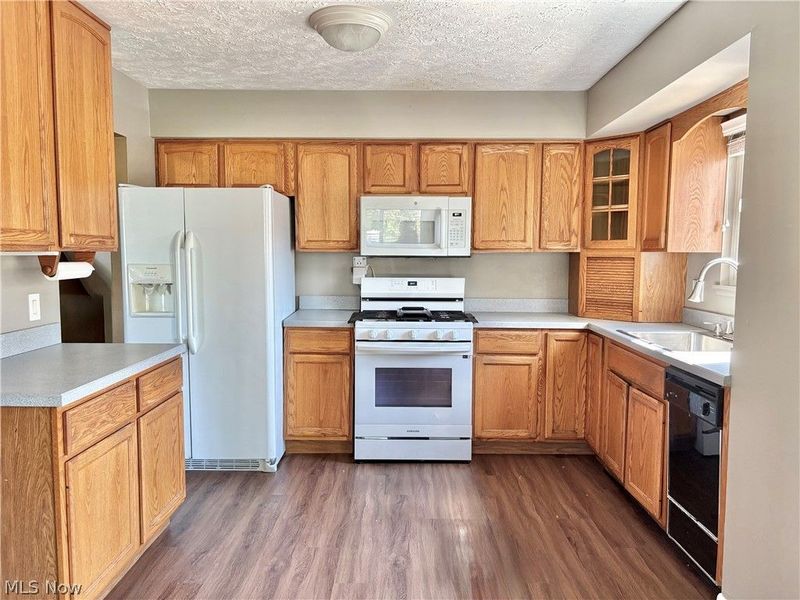 183 E Overlook Drive, Eastlake, OH 44095 Photo 12
