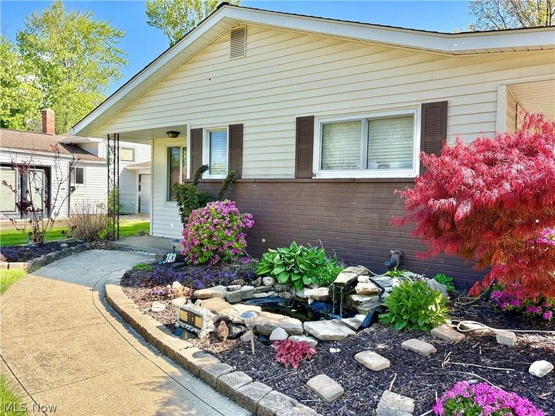 183 E Overlook Drive, Eastlake, OH 44095 Photo 4