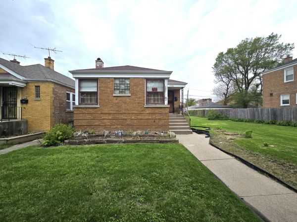 8226 S Colfax Avenue , Chicago, IL 60617