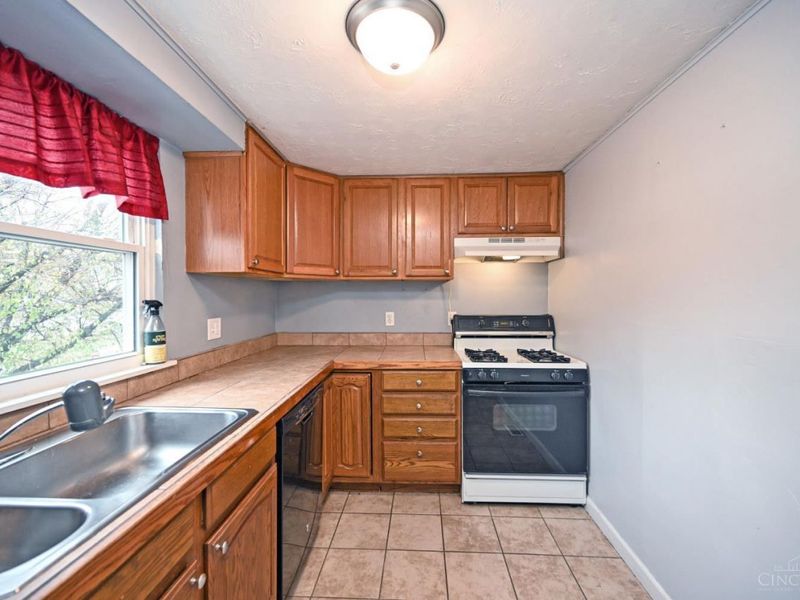 8801 Tudor Court, Sycamore Township, OH 45242 Photo 11