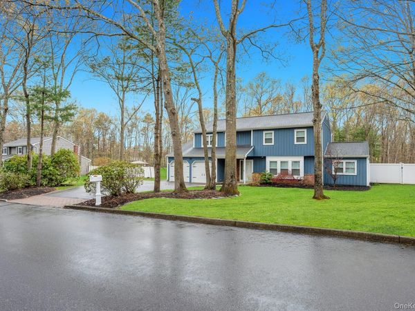 10 Ramblewood Road , Ridge, NY 11961