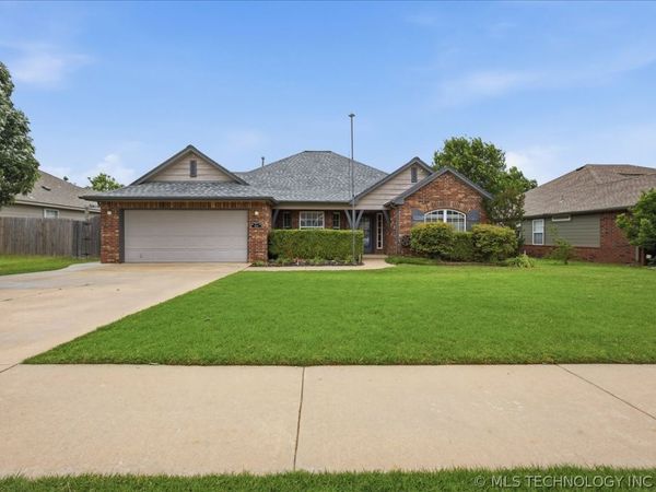 5212 Barr Drive, Sand Springs, OK 74063