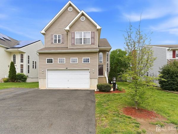 181 Glenwood Avenue, Burlington, NJ 08016