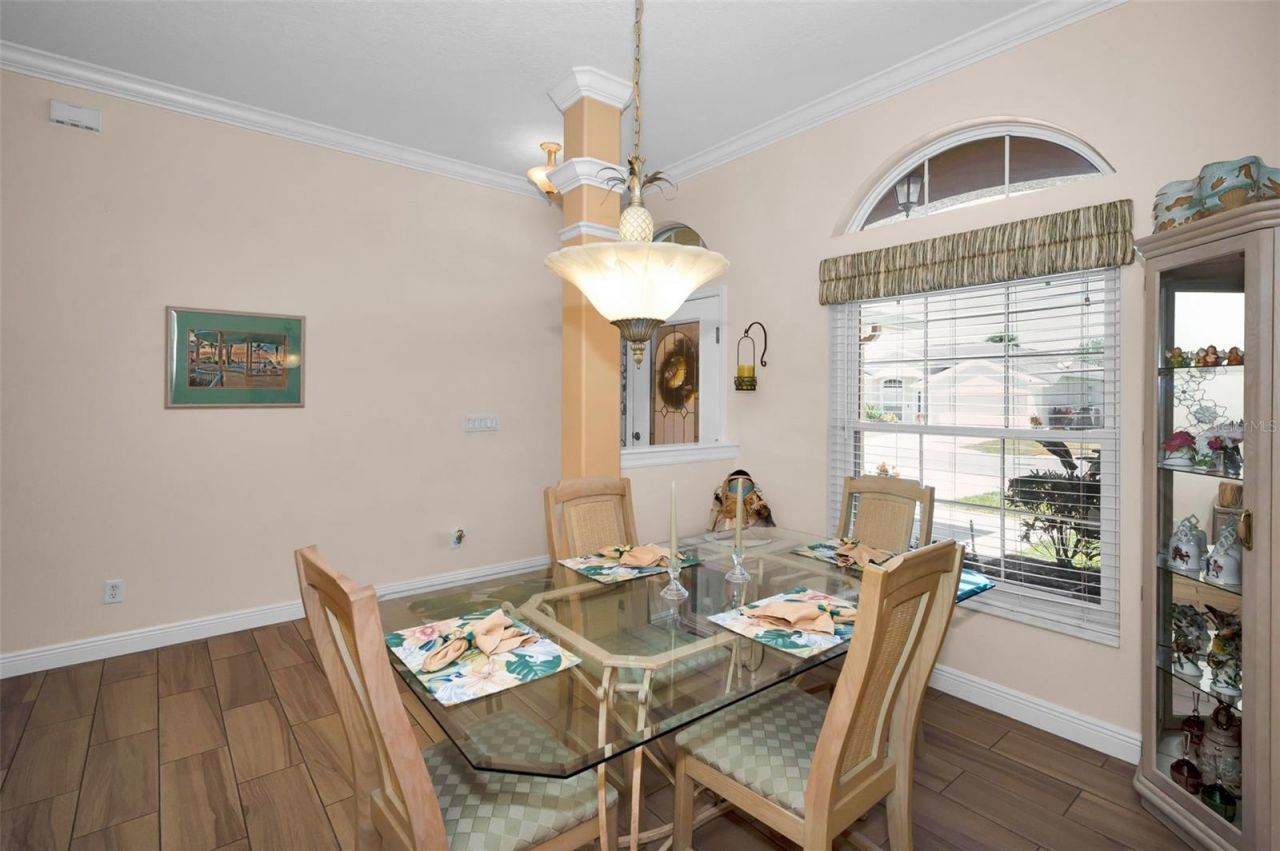 8202 Wild Oaks Circle, Largo, FL 33773 Photo