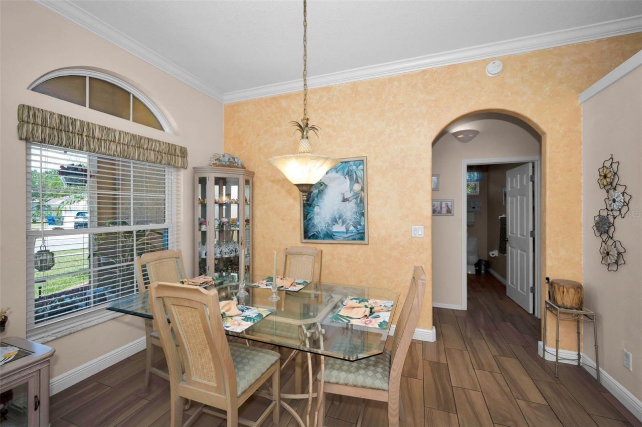 8202 Wild Oaks Circle, Largo, FL 33773 Photo