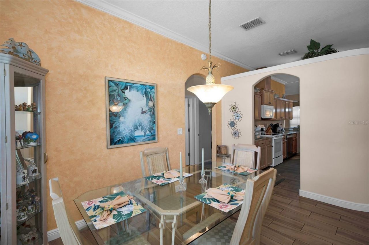 8202 Wild Oaks Circle, Largo, FL 33773 Photo