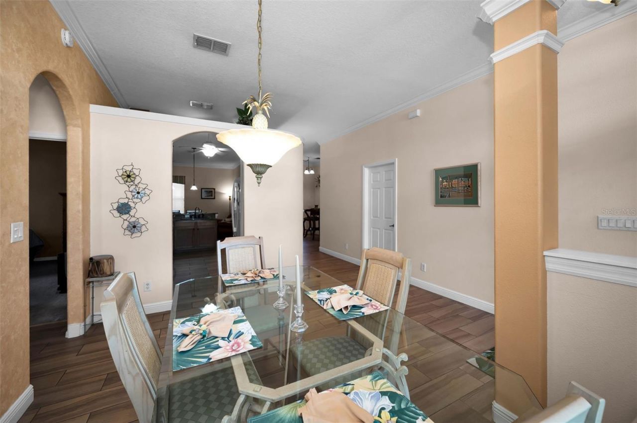 8202 Wild Oaks Circle, Largo, FL 33773 Photo