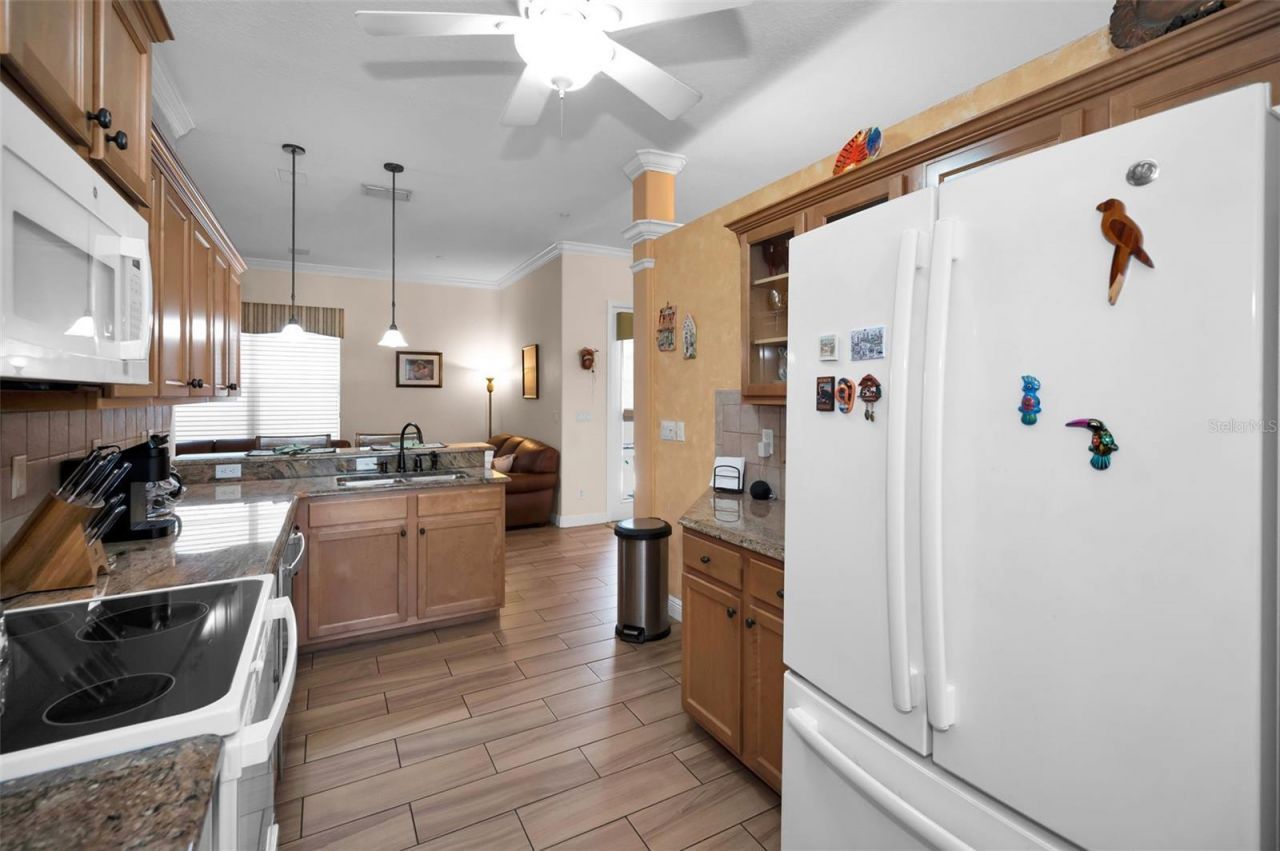 8202 Wild Oaks Circle, Largo, FL 33773 Photo