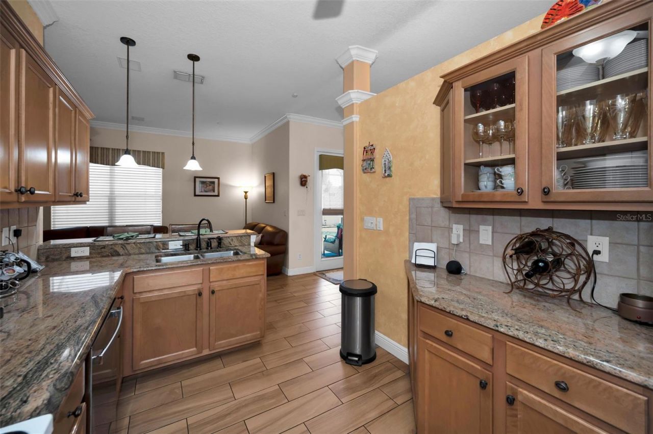 8202 Wild Oaks Circle, Largo, FL 33773 Photo