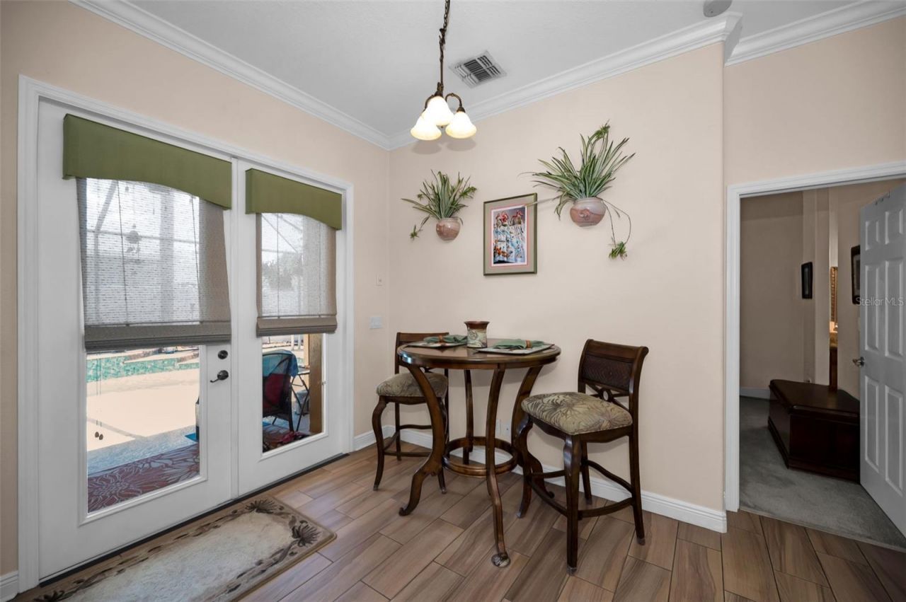 8202 Wild Oaks Circle, Largo, FL 33773 Photo