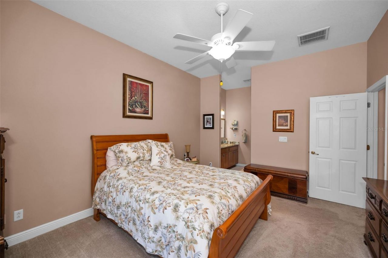 8202 Wild Oaks Circle, Largo, FL 33773 Photo