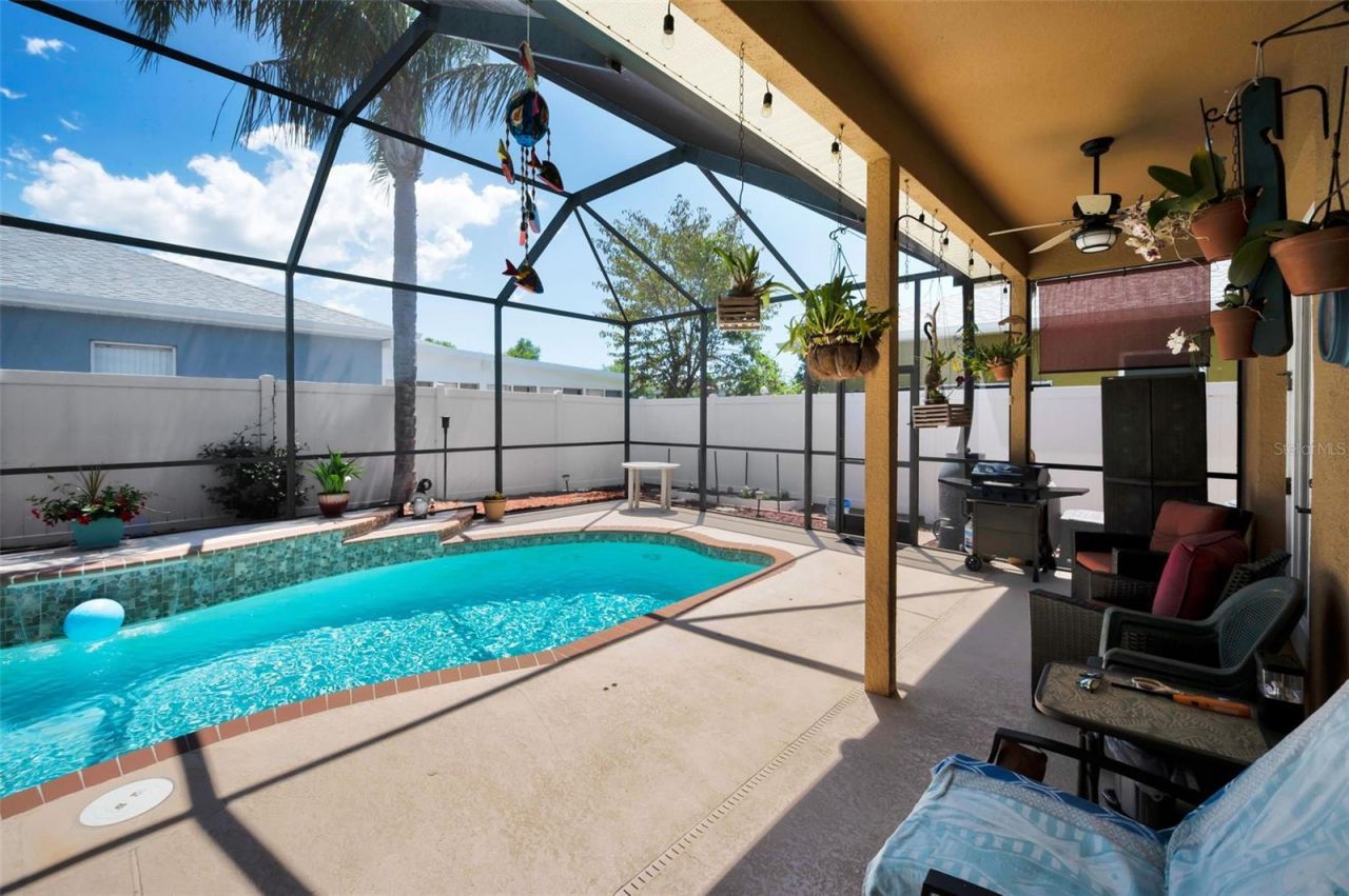 8202 Wild Oaks Circle, Largo, FL 33773 Photo
