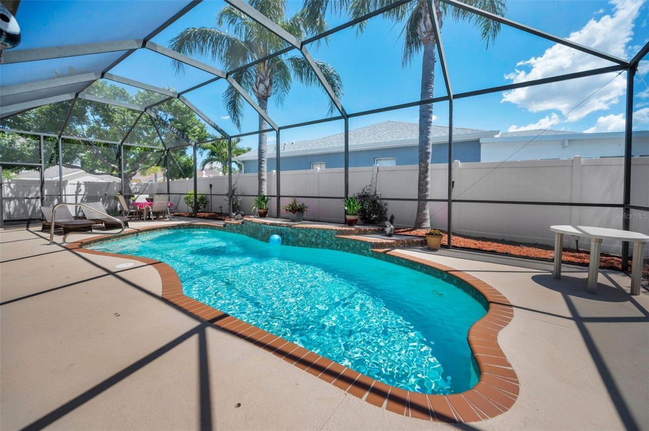8202 Wild Oaks Circle, Largo, FL 33773 Photo