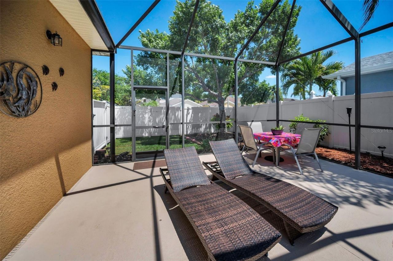 8202 Wild Oaks Circle, Largo, FL 33773 Photo