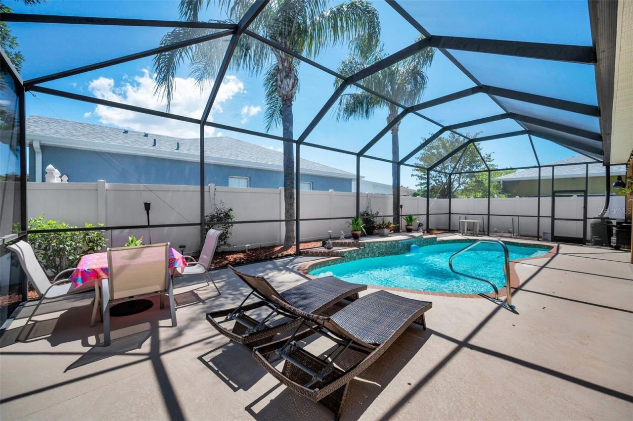 8202 Wild Oaks Circle, Largo, FL 33773 Photo
