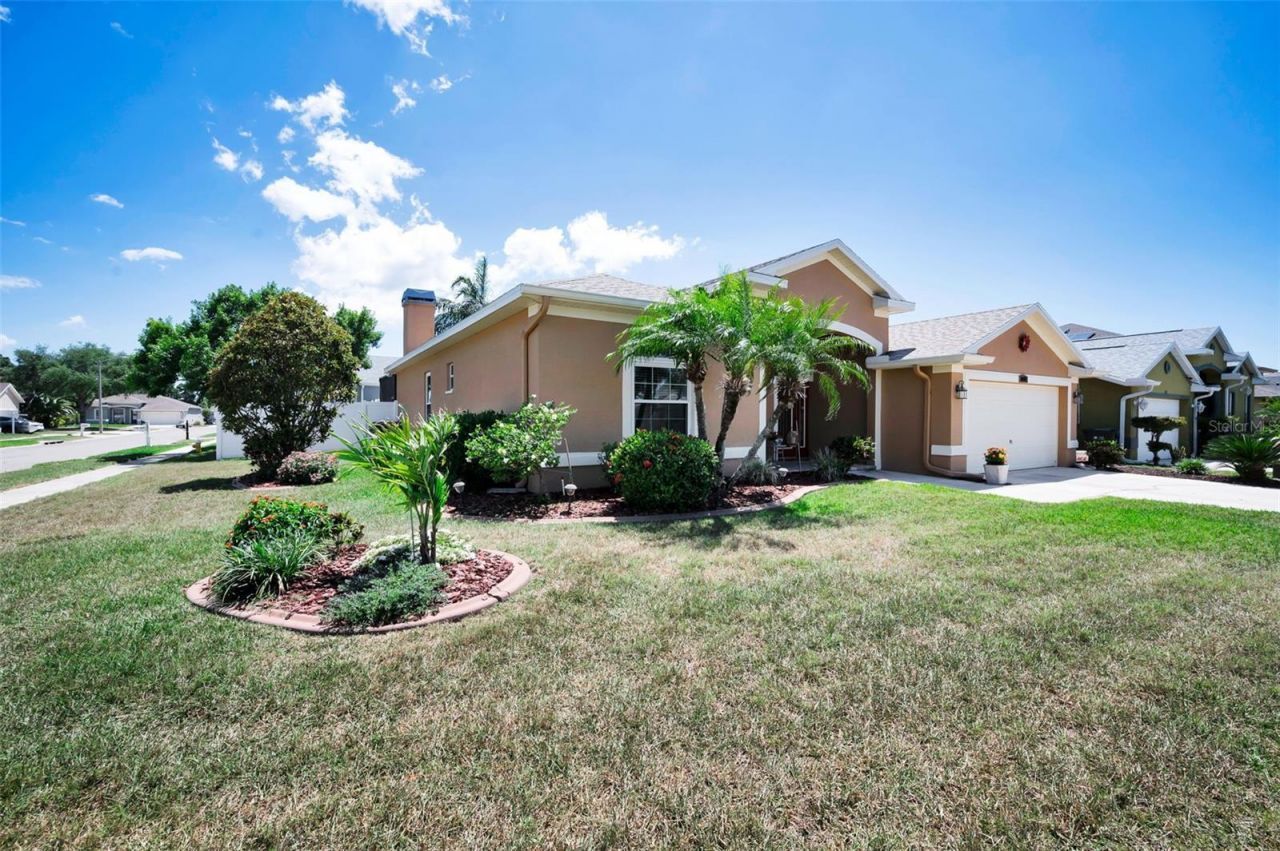 8202 Wild Oaks Circle, Largo, FL 33773 Photo