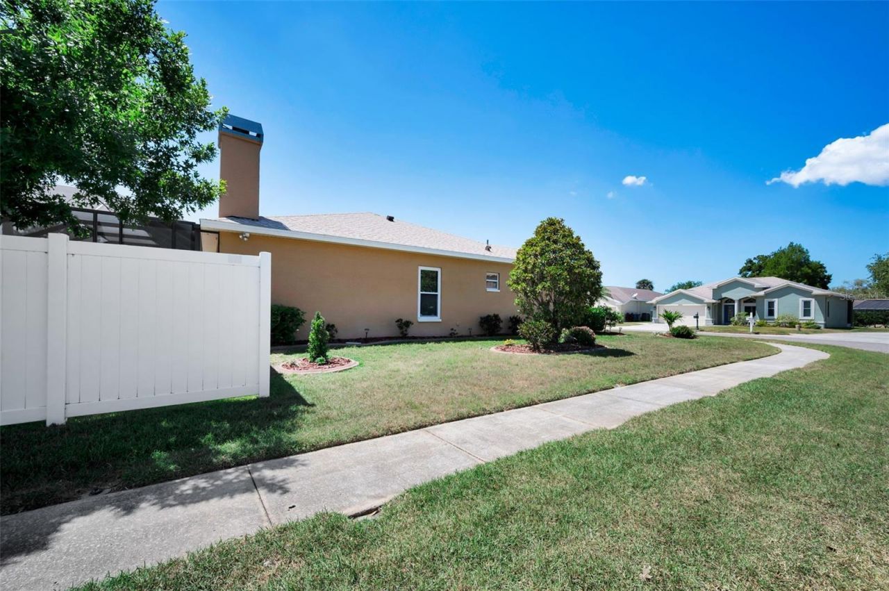 8202 Wild Oaks Circle, Largo, FL 33773 Photo
