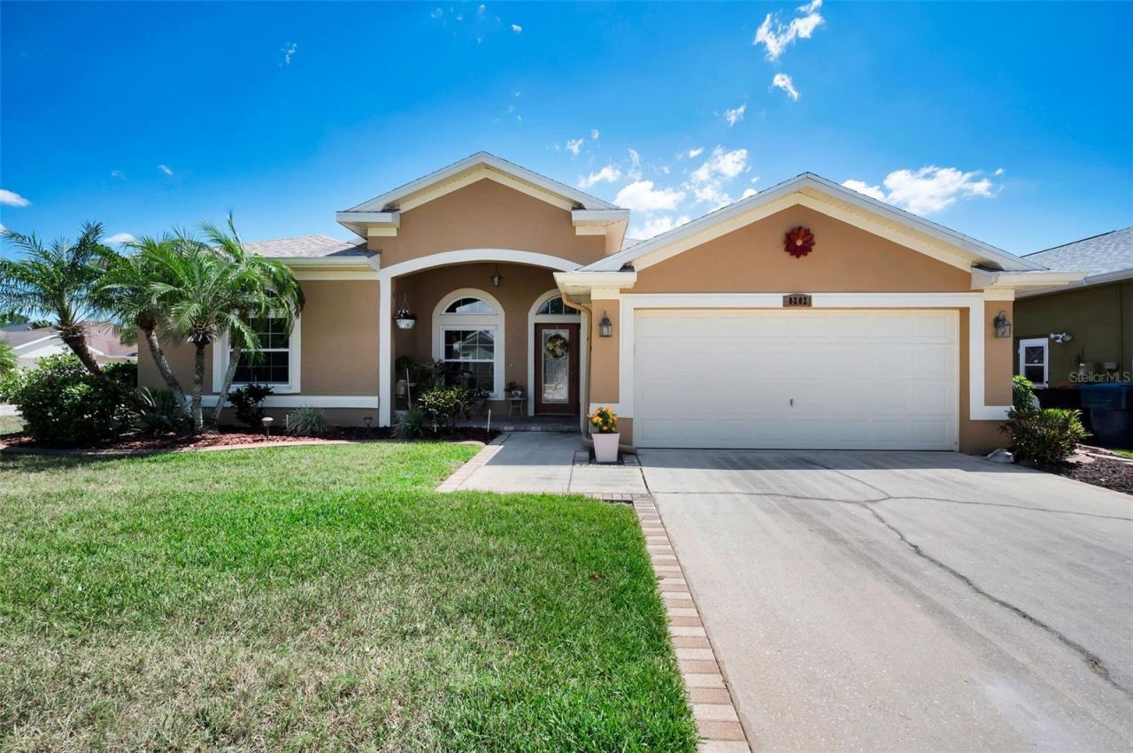 8202 Wild Oaks Circle, Largo, FL 33773 Photo