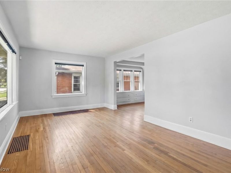 330 N Hawkins Avenue, Akron, OH 44313 Photo 3