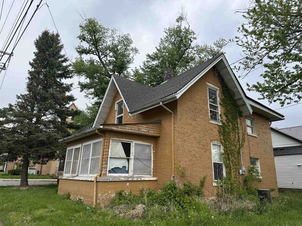 131 Third Street, SAVANNA, IL 61074