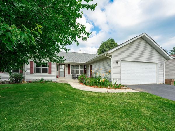 211 CARSON Drive, POPLAR GROVE, IL 61065