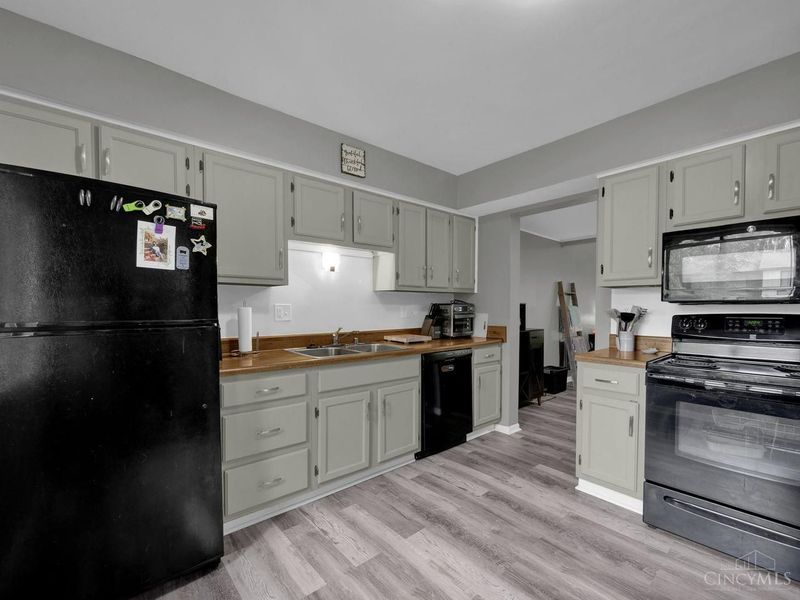 3204 Pebblebrook Lane, Unit 63, Colerain Township, OH 45251 Photo 12