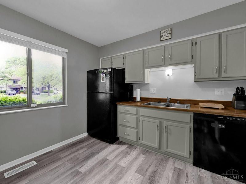 3204 Pebblebrook Lane, Unit 63, Colerain Township, OH 45251 Photo 14