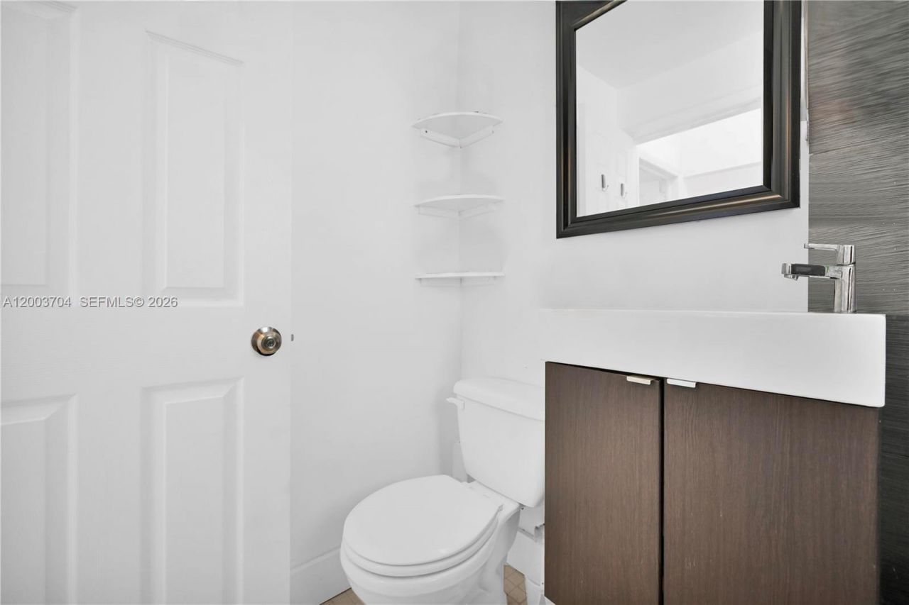 1195 Marseille Dr , Unit 5, Miami Beach, FL 33141 Photo