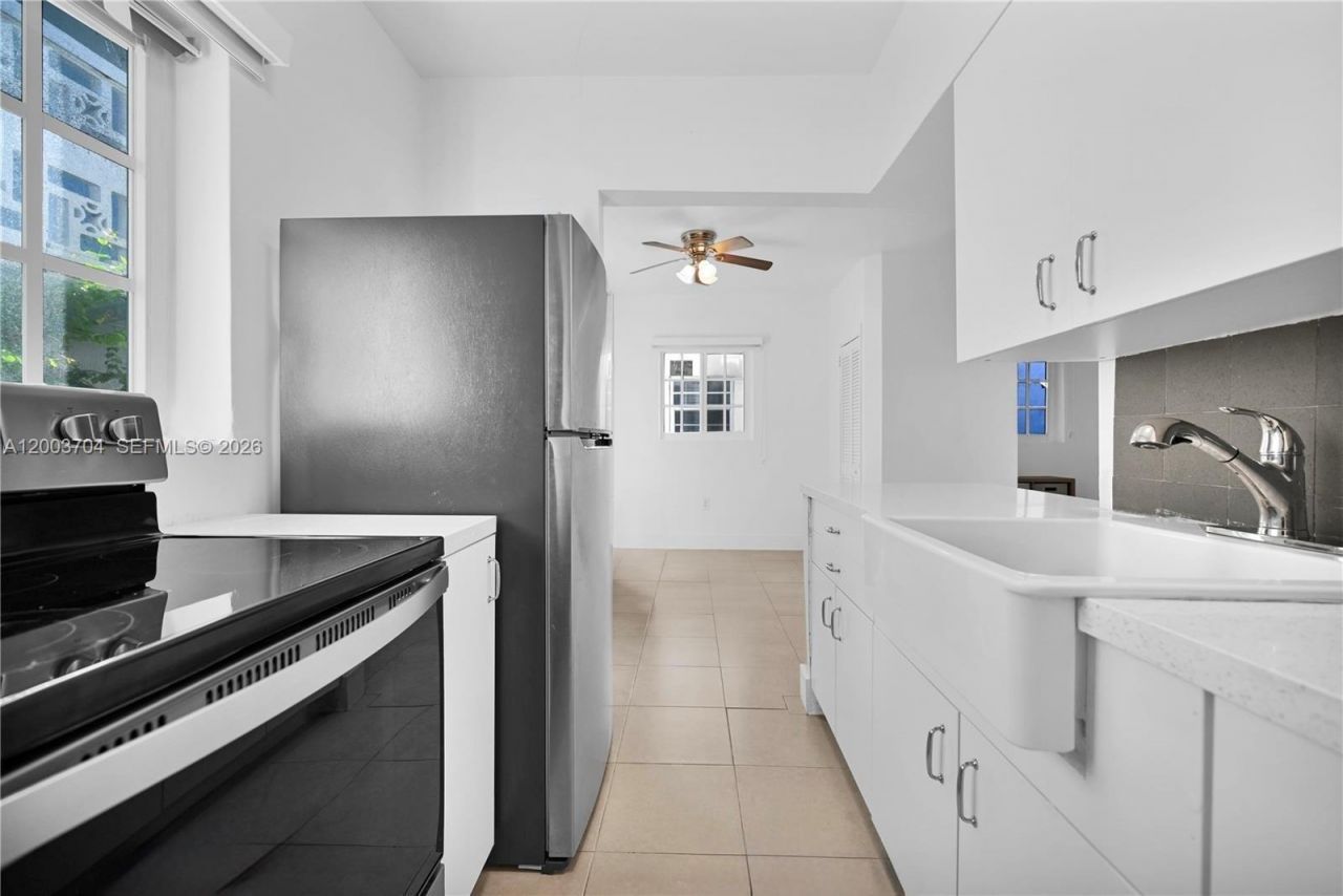 1195 Marseille Dr , Unit 5, Miami Beach, FL 33141 Photo