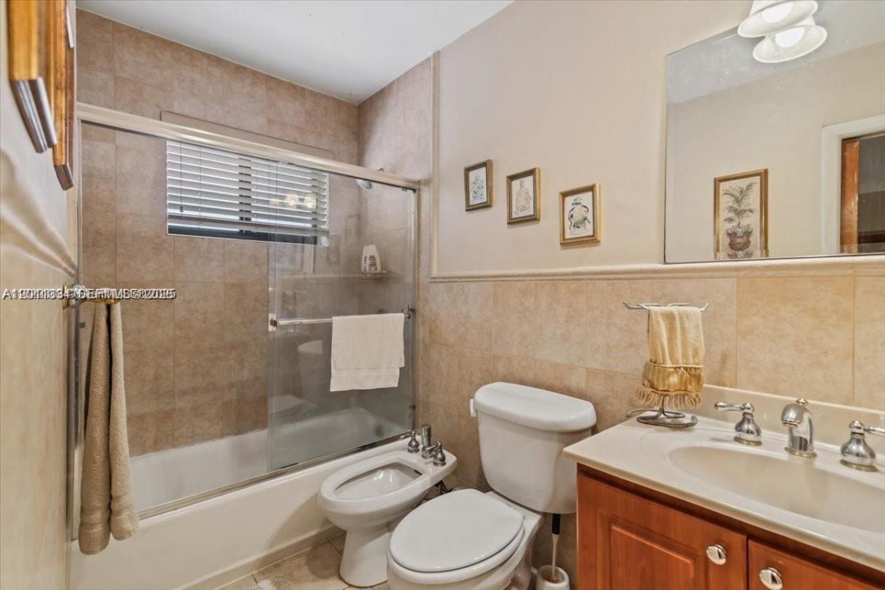 6385 SW 25th St , Miami, FL 33155 Photo