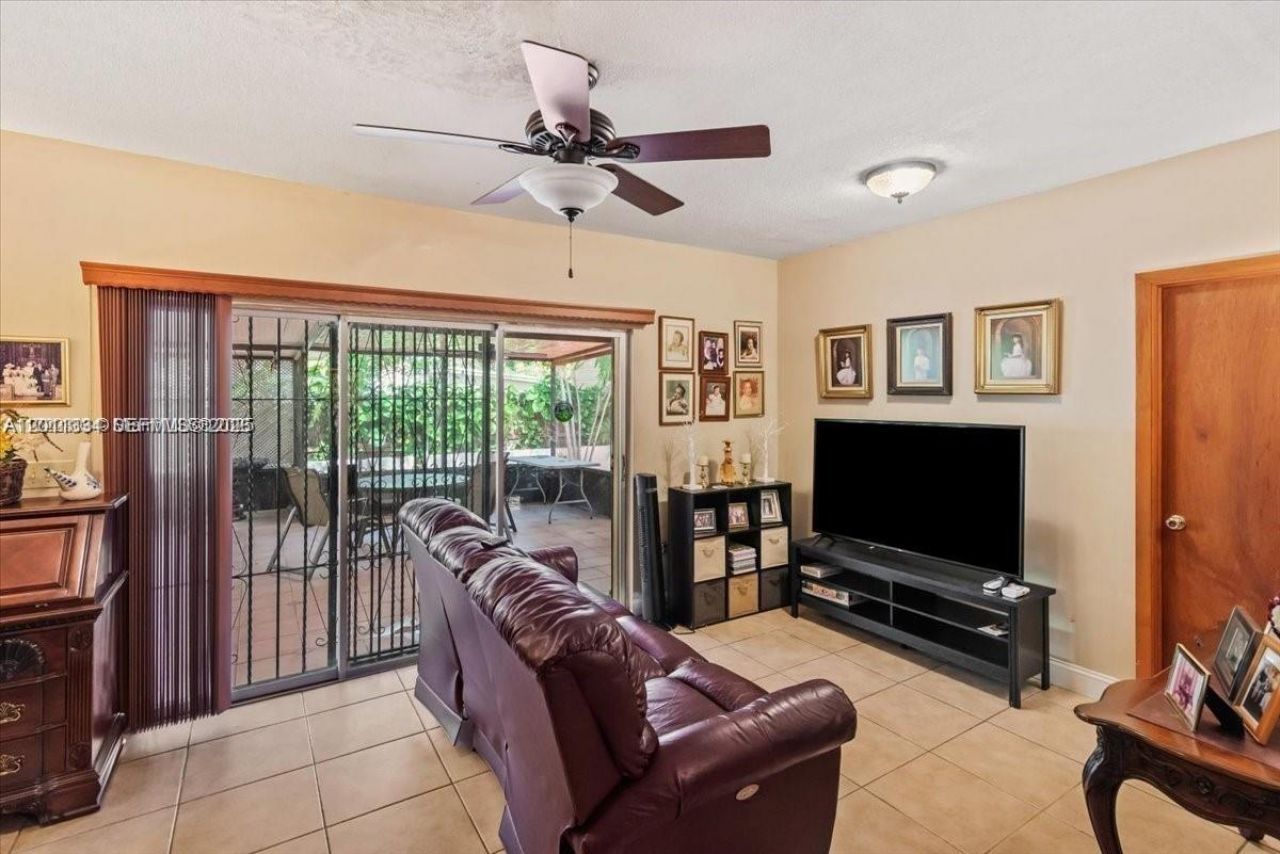 6385 SW 25th St , Miami, FL 33155 Photo