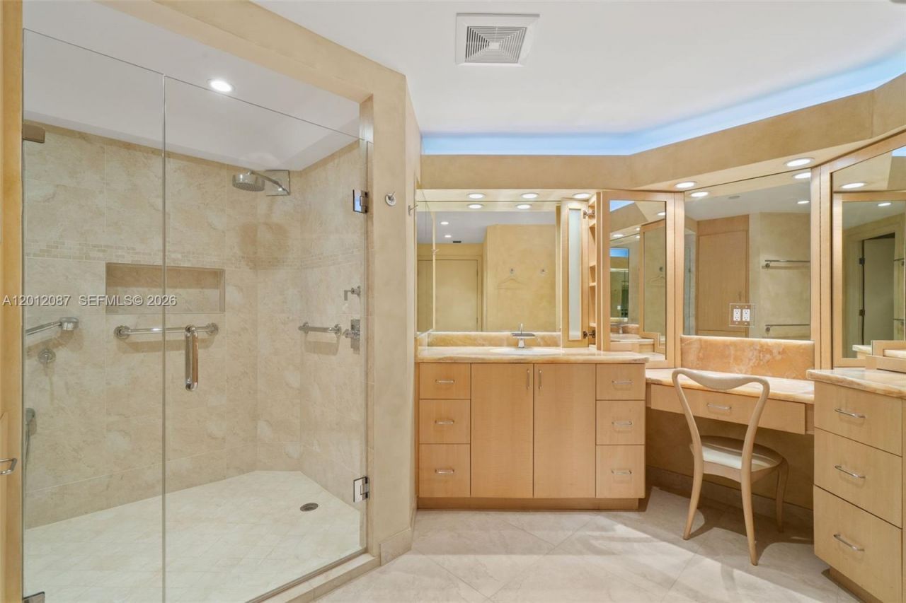 20290 Fairway Oaks Dr, Unit 221, Boca Raton, FL 33434 Photo
