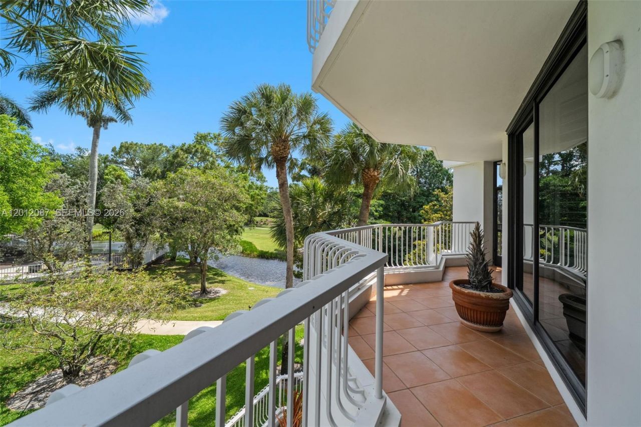 20290 Fairway Oaks Dr, Unit 221, Boca Raton, FL 33434 Photo
