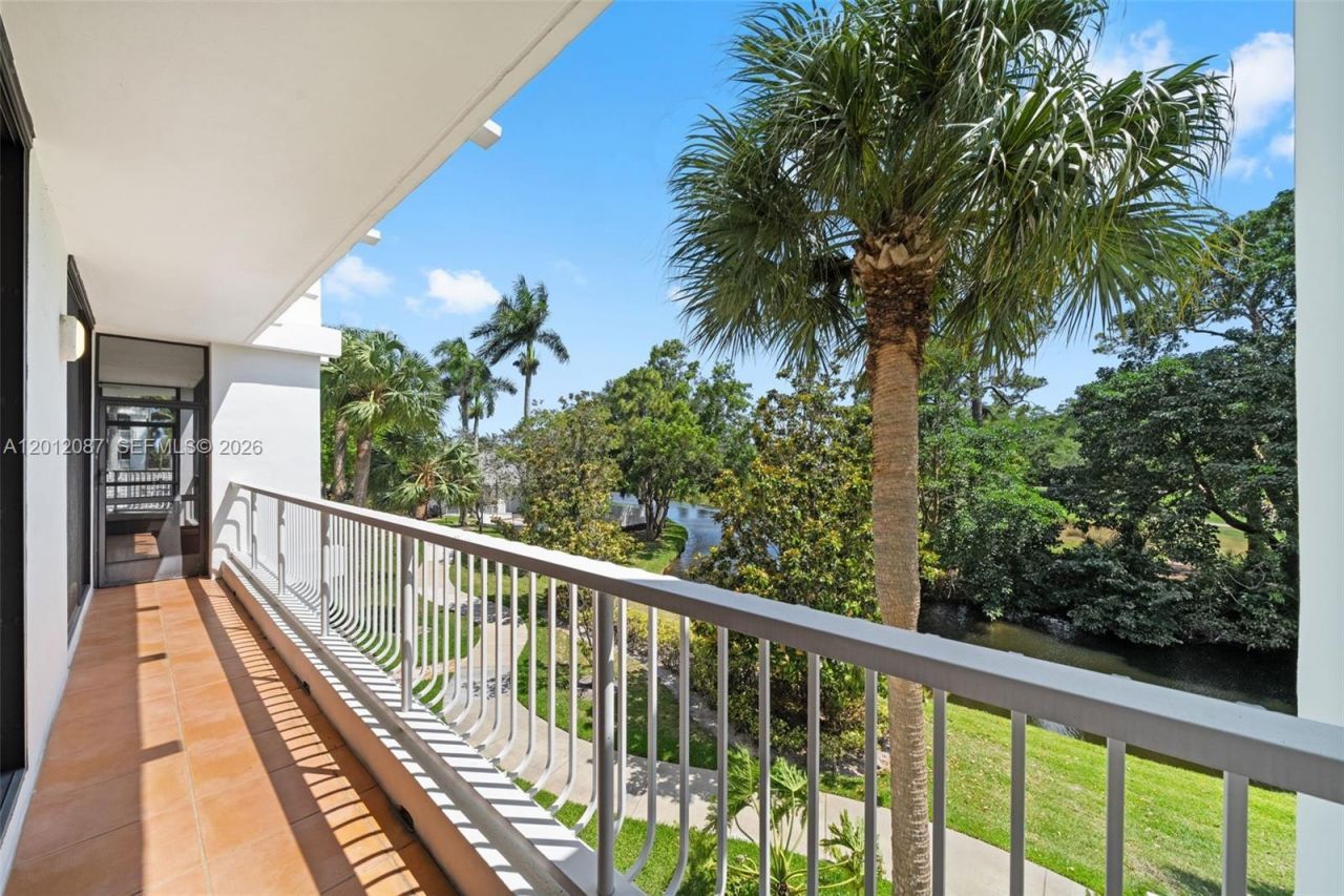 20290 Fairway Oaks Dr, Unit 221, Boca Raton, FL 33434 Photo