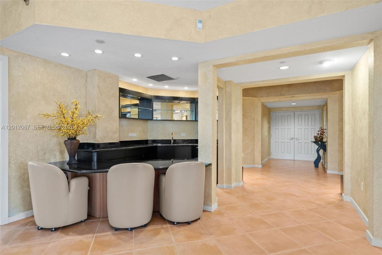 20290 Fairway Oaks Dr, Unit 221, Boca Raton, FL 33434 Photo