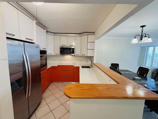 1817 S Ocean Dr, Unit 622, Hallandale Beach, FL 33009