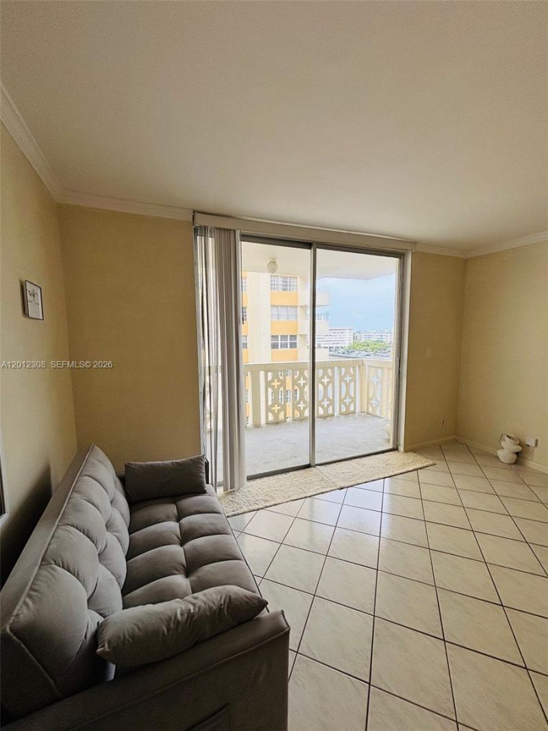 1817 S Ocean Dr, Unit 622, Hallandale Beach, FL 33009 Photo