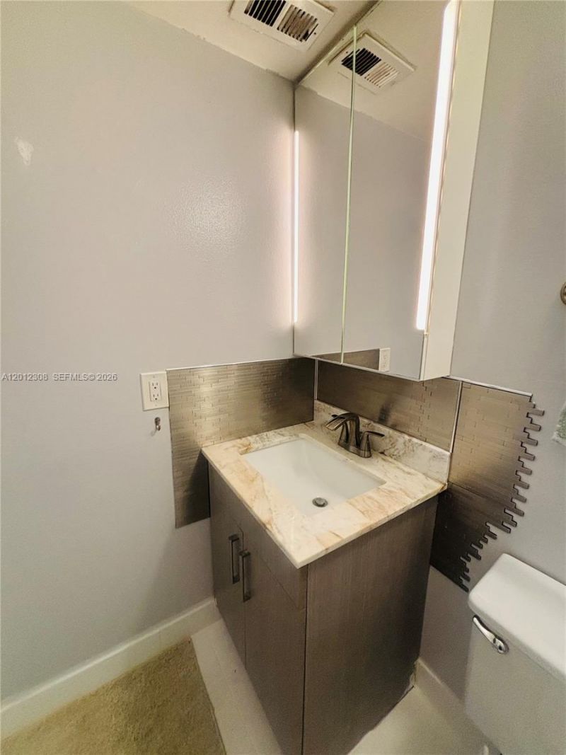 1817 S Ocean Dr, Unit 622, Hallandale Beach, FL 33009 Photo