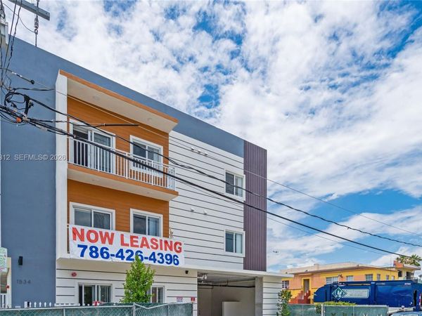 1534 NW 1st St, Unit 204, Miami, FL 33125